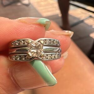 Elegant Silver and Crystal Women's Ring